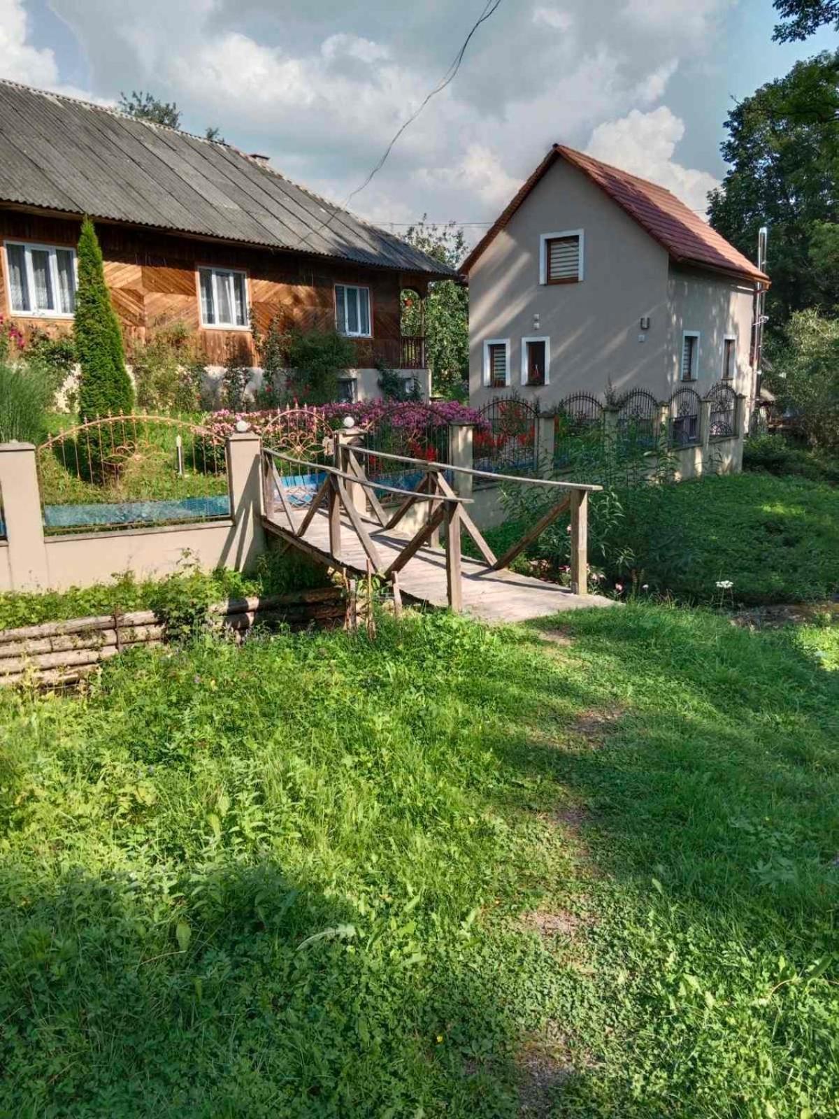 Cottage house Podobovets Exteriör bild