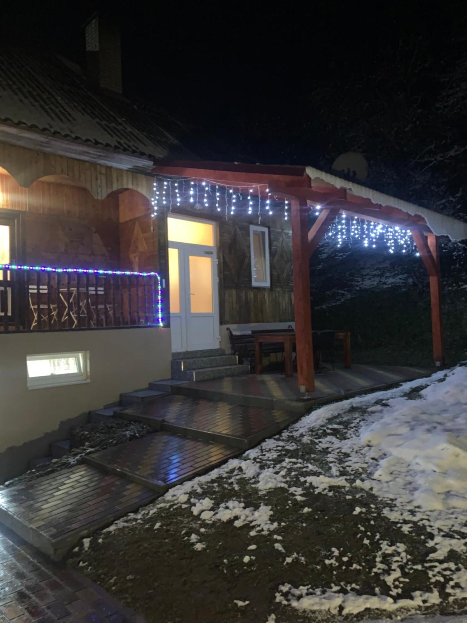 Cottage house Podobovets Exteriör bild